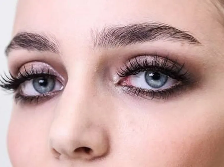 Trucco occhi azzurri