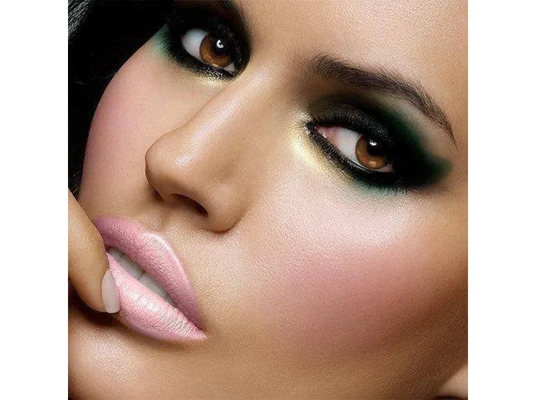 Trucco occhi castani